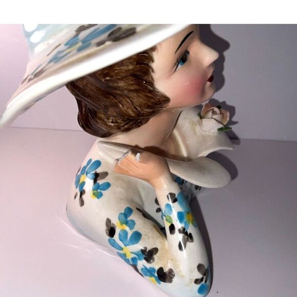 Fabulous Lefton Lady Head Vase; beautiful head vase - Picture 3 of 5